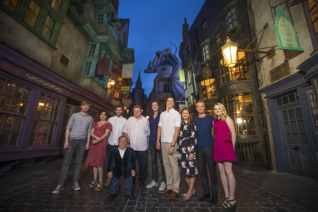 Geurig verhaal nationalisme Harry Potter and The New York Store: Online Tour, Exclusive Hogwarts Gear,  and More Features | iTech Post