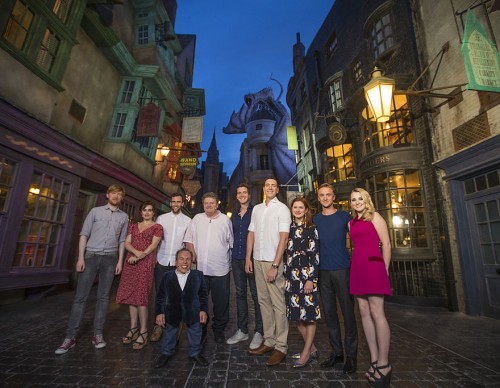 Harry Potter and The New York Store: Online Tour, Exclusive Hogwarts Gear and More Features