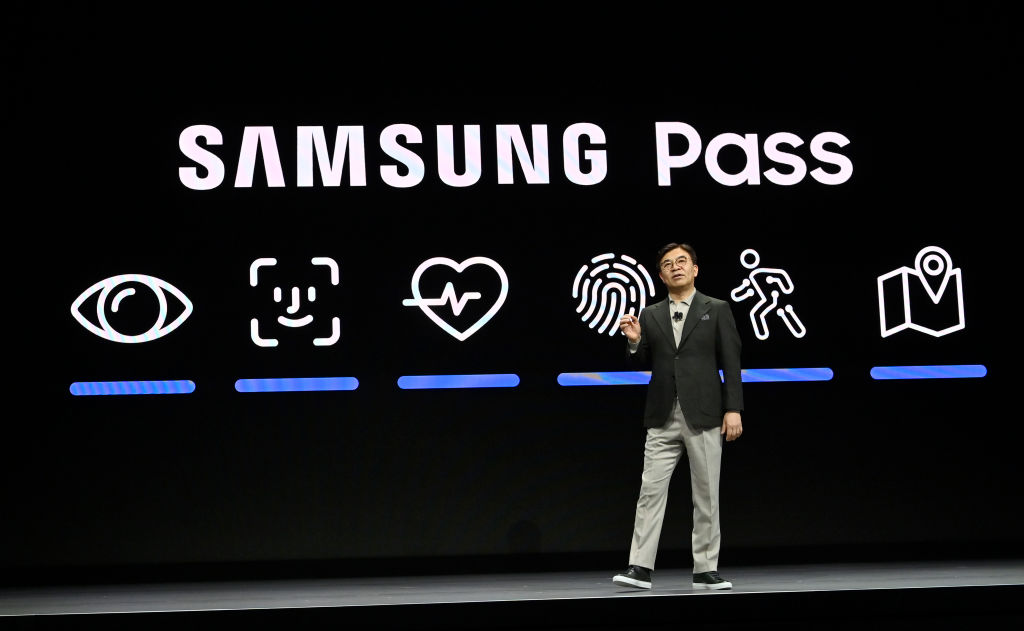 Samsung Heart Rate Monitor Strap: Skin-Like, Stretchable OLED Device for Blood Pressure, Electromyogram Readings