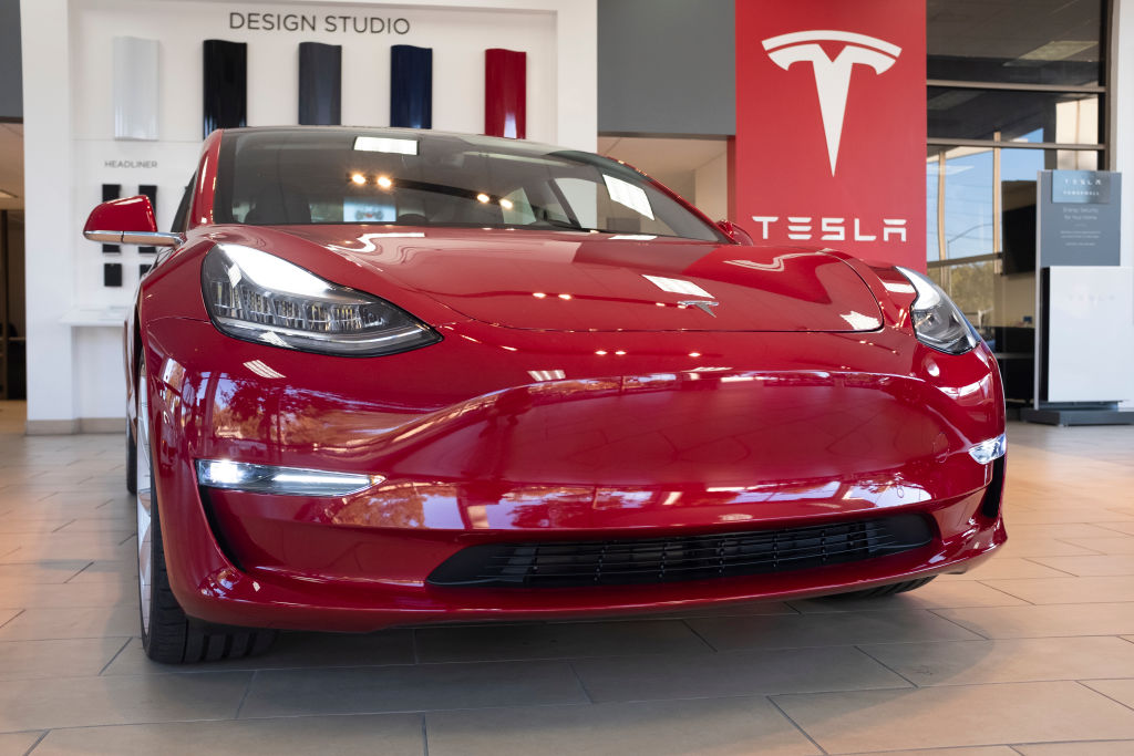 Tesla Model S Plaid Fire Accident Explained: Car Owner Is a Tesla Investor Dubbed Crypto King, NHTSA to Check for Defects