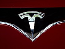 Tesla Full Self-Driving Upgrade Ready for Download; Warning Released It May Do the 