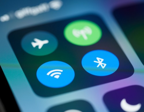iPhone WiFi Threat Allows Hackers to Take Over Your Phone Remotely: Here's How to Avoid the Security Risk