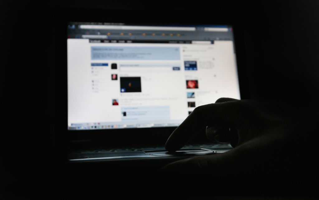 Hackers Use Fake Facebook Profile to Spread Malware: 4 Ways to Spot a Bogus FB Account