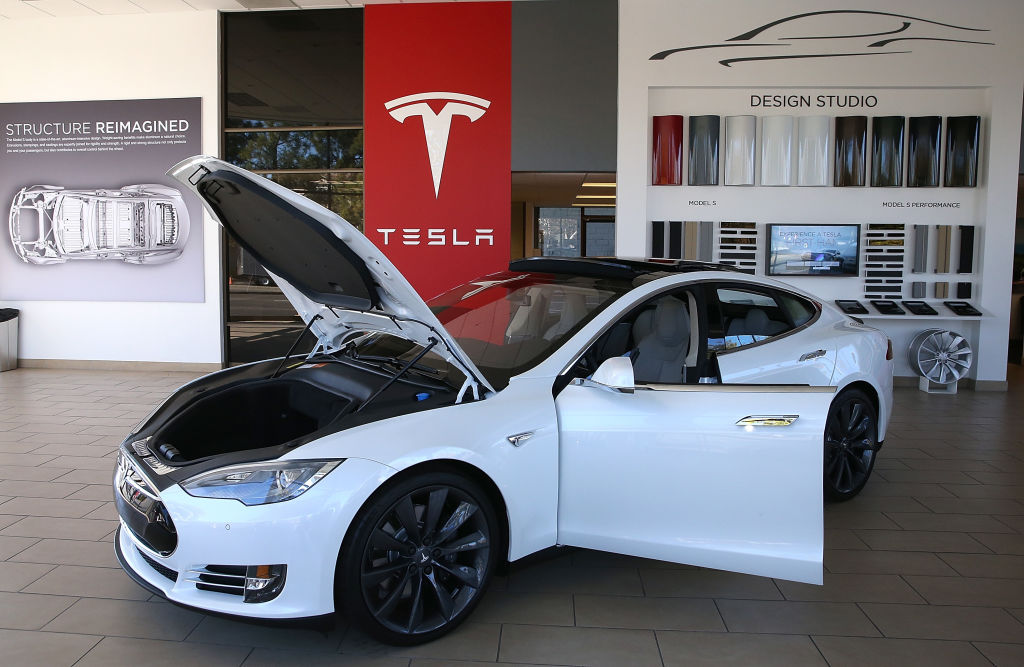 Tesla Level 5 Autonomy Happening Soon? Expert Warns Elon Musk of Potential Major Problem