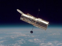 NASA Hubble New Images: Space Telescope Captures Galactic Tug-of-War Between Triplets!