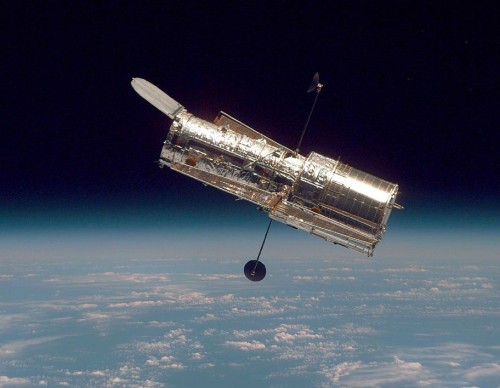 NASA Hubble New Images: Space Telescope Captures Galactic Tug-of-War Between Triplets!