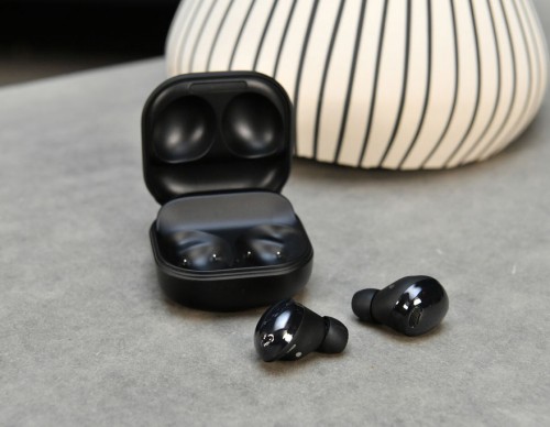 Afraid Your Samsung Galaxy Buds Are Disgustingly Dirty? 5 Steps to Clean Them Properly