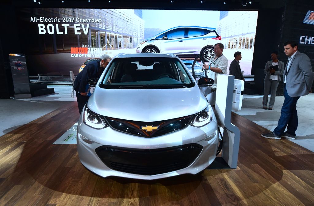 Chevy Bolt Recall Gives Massive Headache to General Motors: Defective LG Cells Cause Major Production Pause!