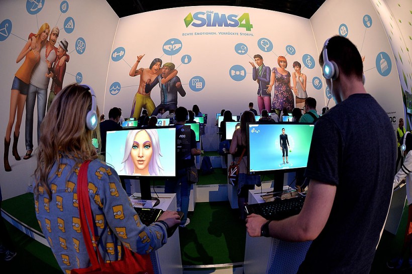 New 'The Sims 4' Patch Notes: New Painting and No More Teleporting Sims
