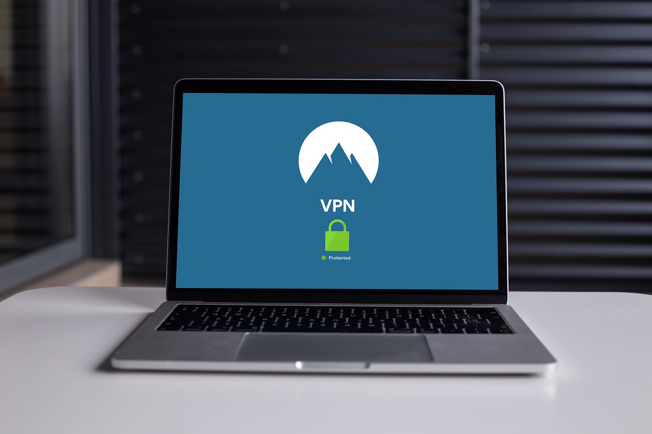 Why is it Important to Browse The Internet With a VPN?