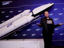Blue Origin vs. SpaceX Lawsuit: Elon Musk Tweets Perfect Meme After Jeff Bezos Loses NASA Case