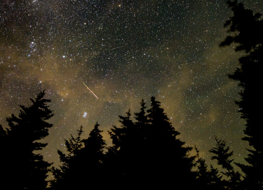 Geminids Is the Best Meteor Shower of 2021: How to Take Photos of the Epic Fireball