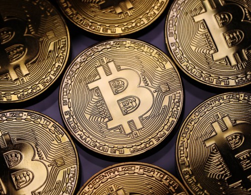 Bitcoin Price Prediction: Finance Expert Warns Potential Bitcoin Crash to $10000