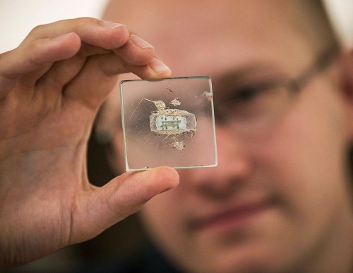 Microchip Brain Implant Helps Paralyzed Man Tweet With Just His Mind!