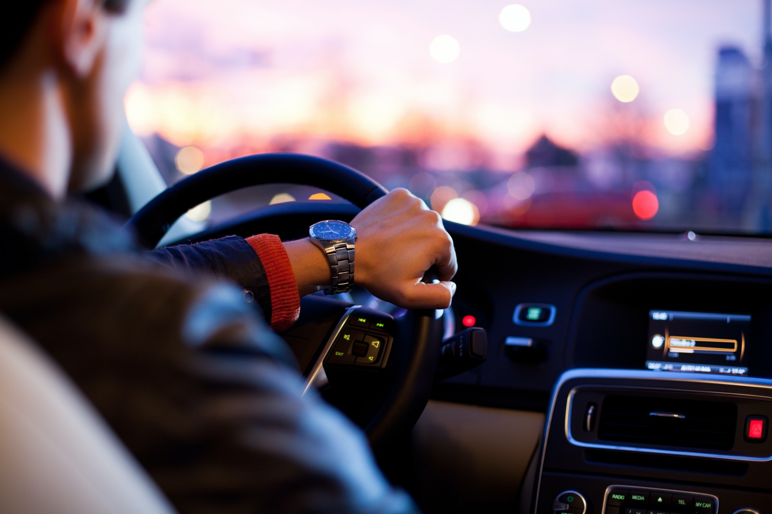 Keeping Car Accidents At Bay – 7 Important Tips For Safe Driving 