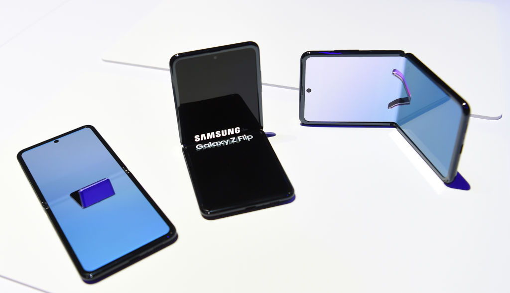 Moto Razr 2022, Samsung Galaxy Z Flip 4’s Rival, Debuts 144Hz OLED Display