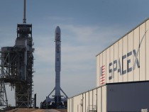 SpaceX Starlink Launches 49 Satellites to Space; But Astronomers Warn of Asteroid Tracking Threat