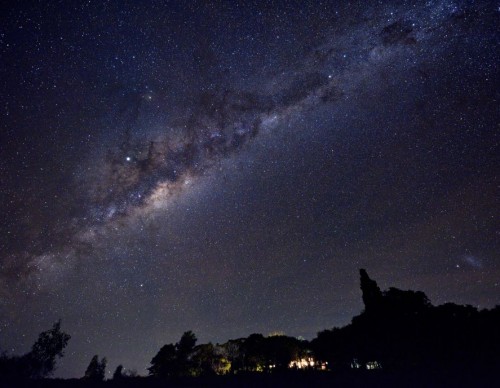 Milky Way's Largest Object Is a Giant Atomic Cloud! How Did Astronmers Discover It?