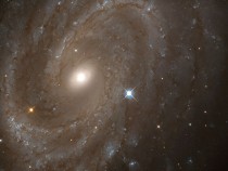 NASA Hubble Image Shows Epic View of 2 Close Galaxies 200 Million Light-Years Away From Earth! [See Photo Here]