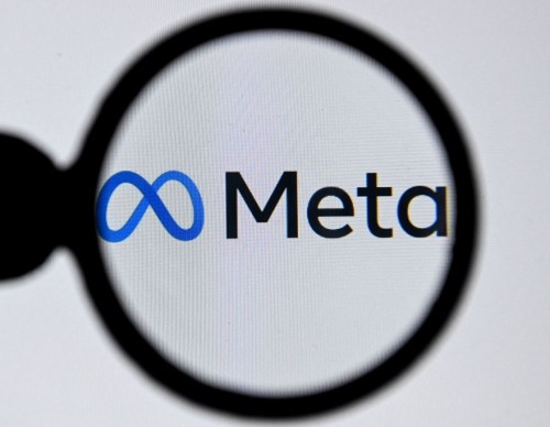 Meta Logo under magnifying glass