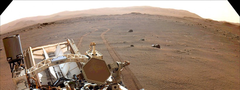#SpaceSnap: NASA Perseverance Rover Looks Back at Wheel Tracks