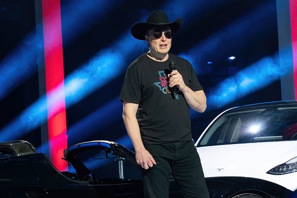 Elon Musk: Tesla’s Self-Driving EVs No Longer Need Humans by Next Year 