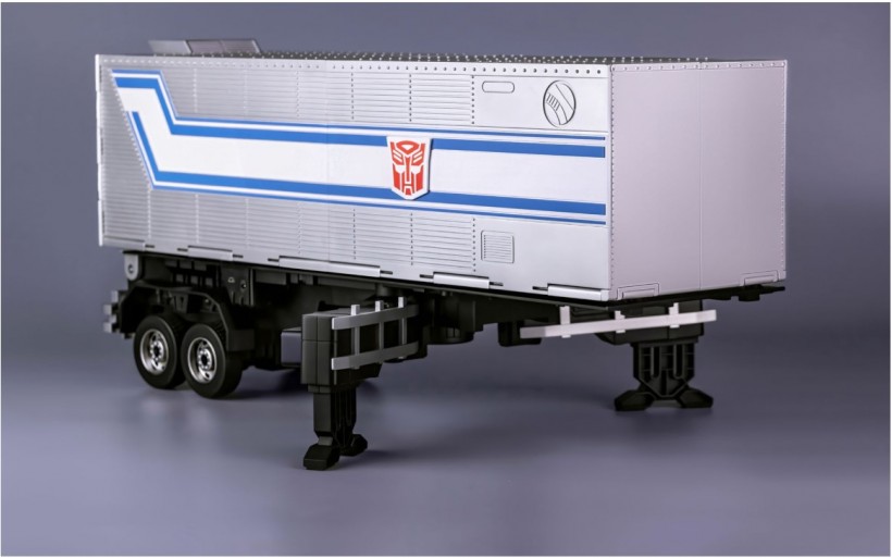 Self-Transforming Optimus Prime is Back With a $750 Transforming Trailer