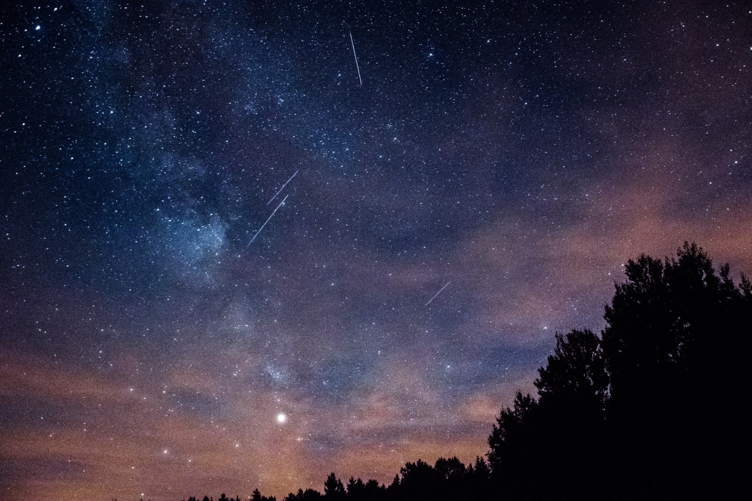 Guía de lluvia de meteoritos Eta Aquarid 2022: dónde mirar, horas pico, cómo tomar una foto y más.