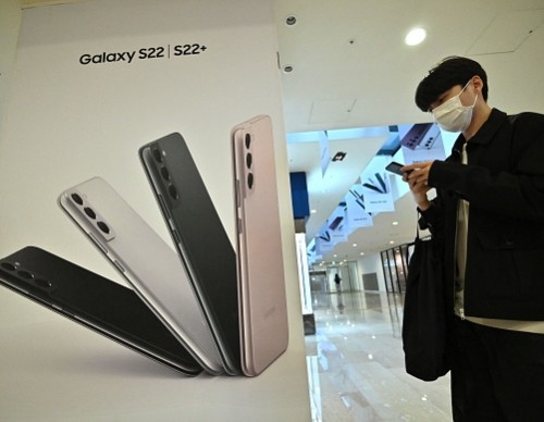 Samsung Galaxy S22’s Resale Value Now Nearly Half its Retail Price — iPhone 13 Doing Better? 