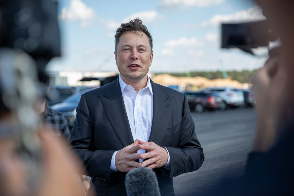 Elon Musk stellt die Produktion der Tesla Gigafactory Berlin Deutschland für zwei Wochen ein – hier ist der Grund