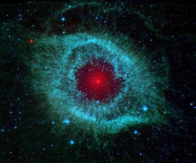 #SpaceSnap NASA Spitzer Space Telescope Shows Helix Nebula Eerily Resembling Giant Eye - iTech Post