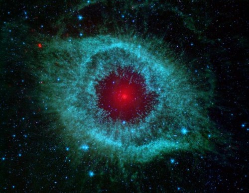 #SpaceSnap NASA Spitzer Space Telescope Shows Helix Nebula Eerily Resembling Giant Eye