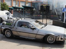 DeLorean car Universal