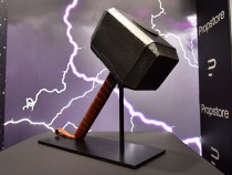 Thor Mjolnir stunt item