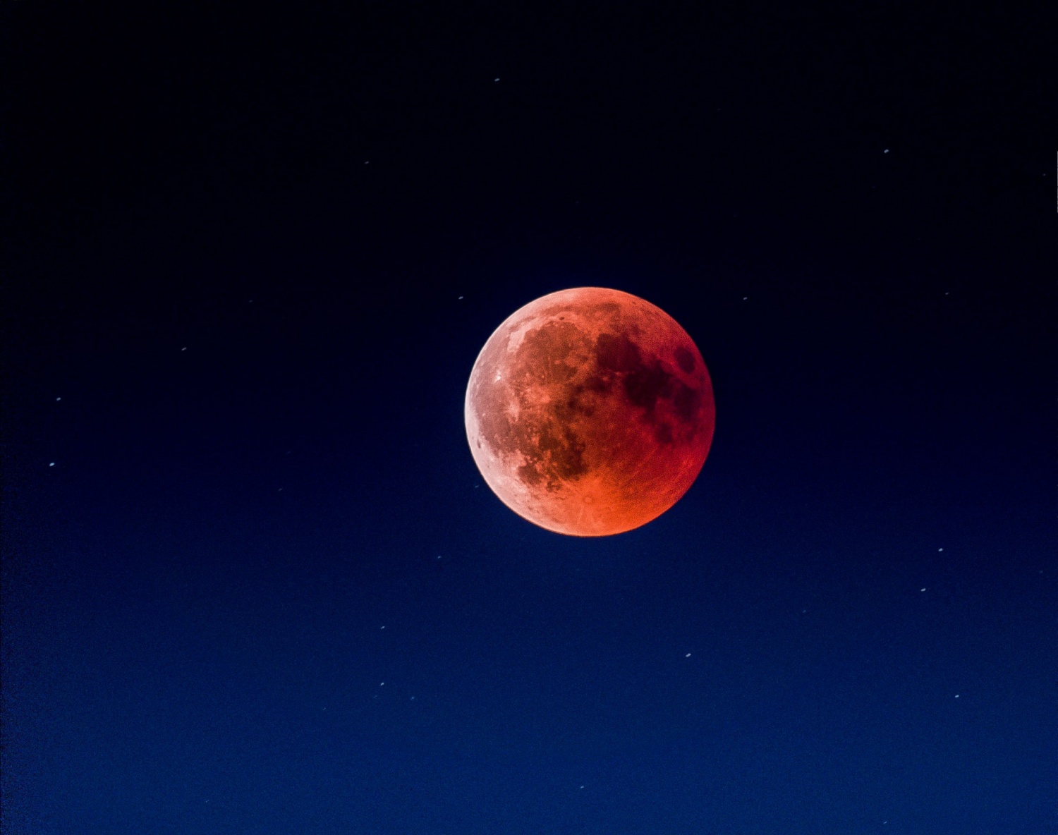 Full Strawberry Moon on June 14 Here's How You Can Take the Best
