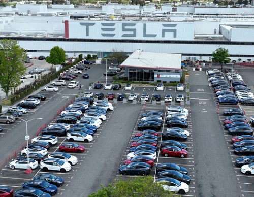 Tesla Lacks Room, Resources to Cater Returning-to-Office Workers 