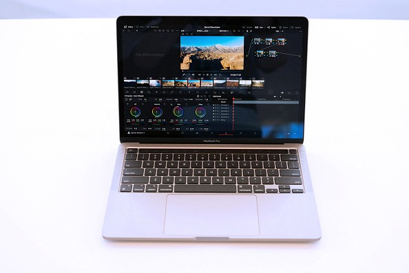 Apple M2 vs. M1 Chip Benchmark Leak: Is the New MacBook Pro Faster? 