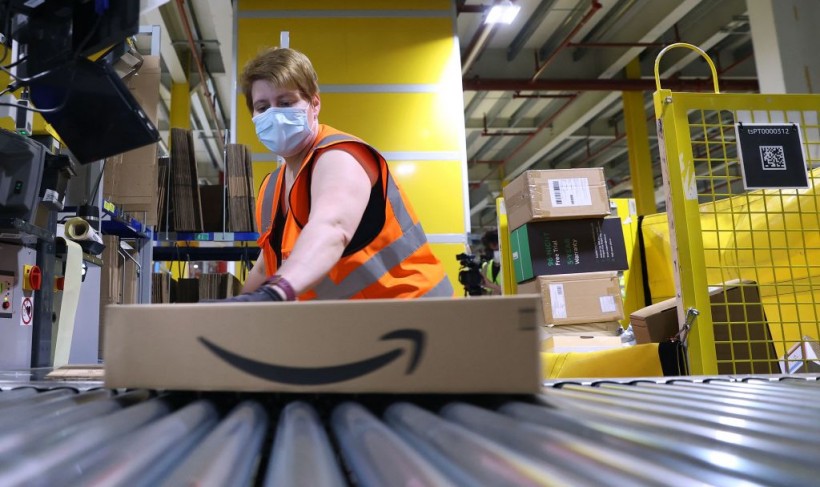 Over 700 Amazon Workers in the UK Walked Out Over Pay Increase Dispute