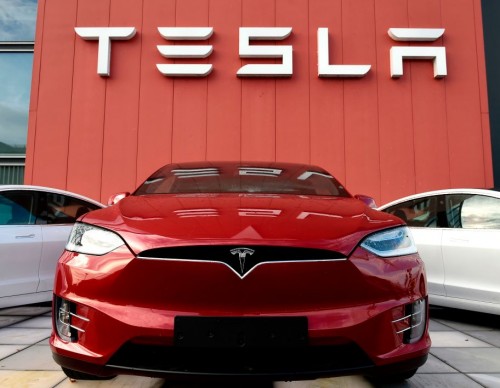Tesla Denies Bloomberg’s Report Claiming Legal Exec’s Departure in a Rare Twitter Response 