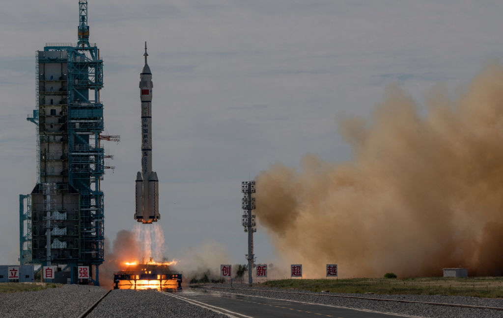 Shenzhou-14 Taikonauts Spends Time on Microgravity Experiments