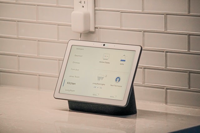 Spotify Has Rolled Out Real-Time Lyrics Support for Google Nest Hub
