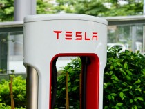 Aptera Wants Tesla's Plug, Superchargers to be US EV's Standard