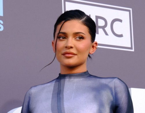 Kylie Jenner Receives a Massive Twitter Slam for Her 17 Minutes Private Flight