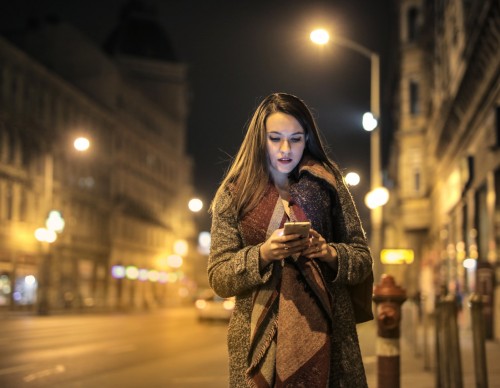 7 Best Personal Safety Apps for Women in 2022 — Keep Them on Your Phone In Case Of An Emergency