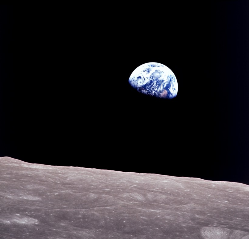 #SpaceSnap The History of Earthrise, the Most Popular Photo of Earth