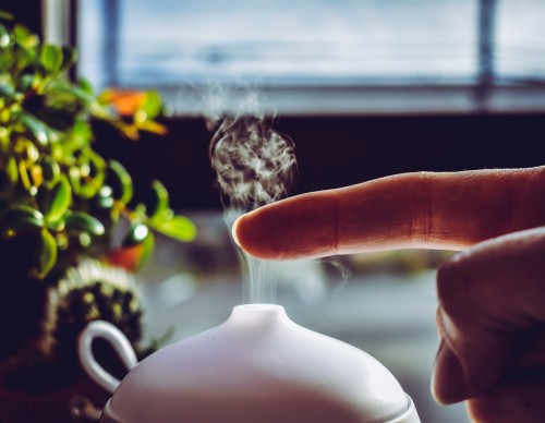 Here Are 7 Benefits of Using an Oil Diffuser Besides Making Your Room Smell Like a Spa