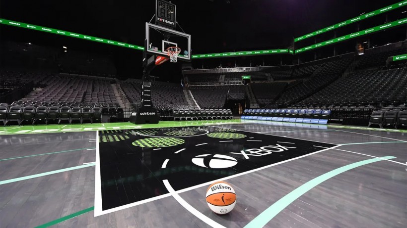 Xbox-inspired WNBA court player POV