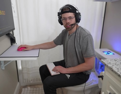 YouTuber Basically Homeless Made a PC From a Toilet