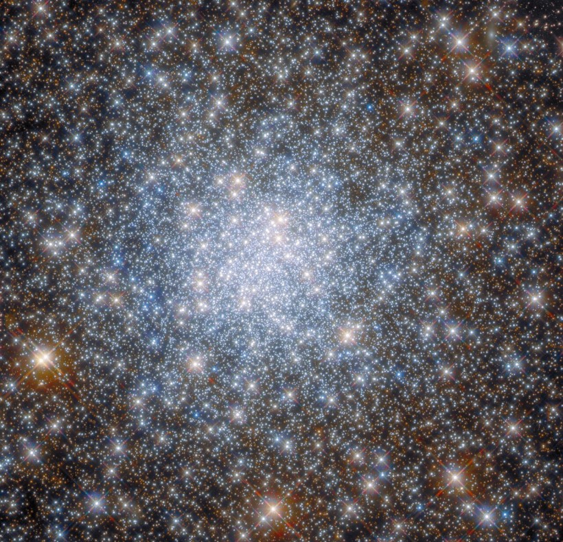 Hubble Space Telescope Snaps a Photo of a Globular Cluster in Constellation Sagittarius