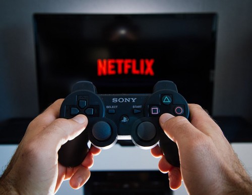 Netflix Confirms Testing Various Gaming Features, Including Game Handles 